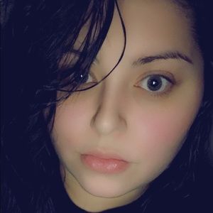 Meet your Posher, Eva